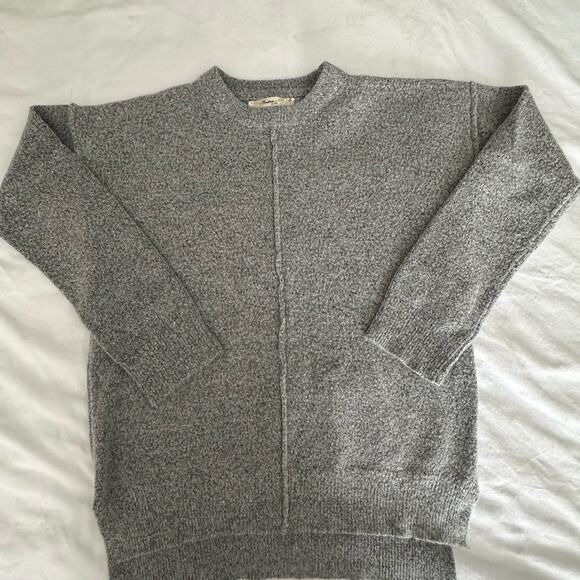 ANDREE BY UNIT Sweaters - EUC- Gray Andree by Unit Loose fit Crewneck Sweater